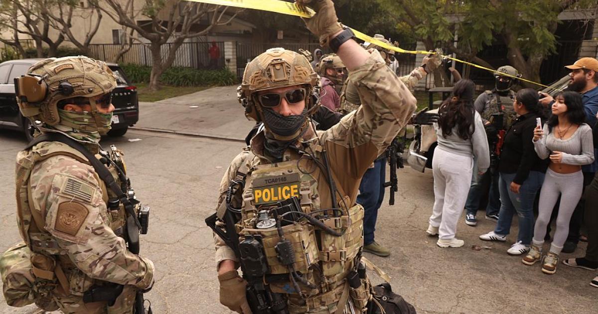 Una patrulla fronteriza de EEUU, actuando en Willowbrook (California) tras un tiroteo relacionado con un arresto del ICE, el 21 de enero de 2026.