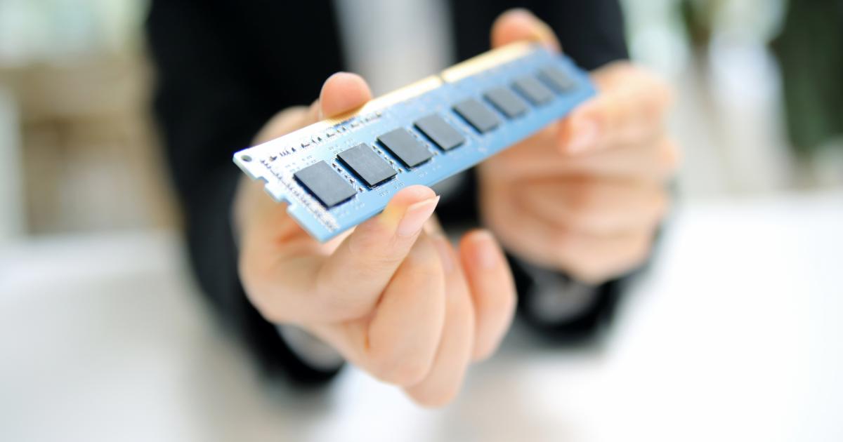 Foto de archivo de una memoria RAM. Suerte el que la tenía en la mano, ahora vale mucho más.