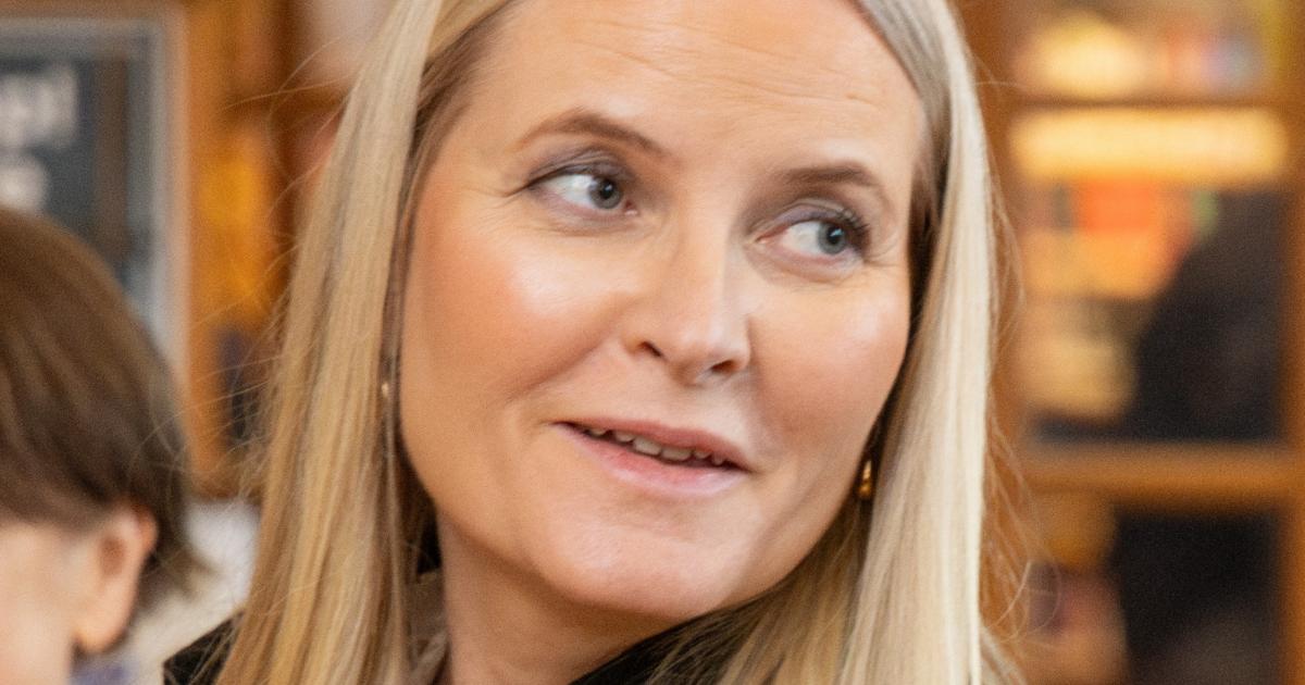 Mette-Marit de Noruega en el 100 aniversario de la Biblioteca Fredrikstad