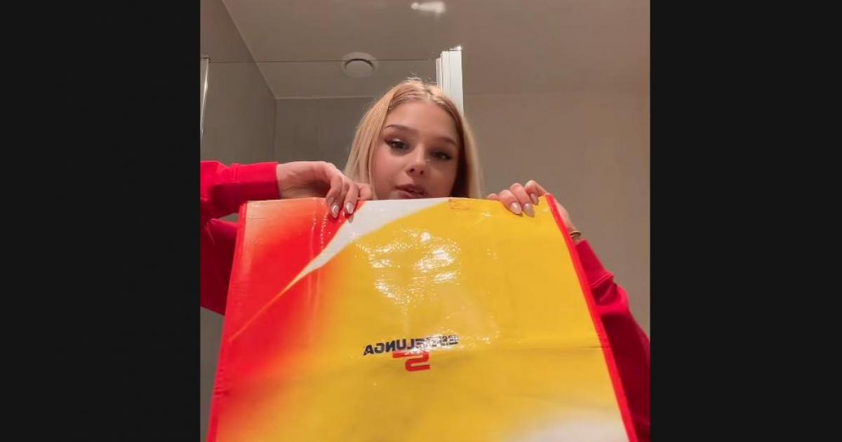 Sofía Val, bailarina sobre hielo que representa a España en los JJOO de invierno.