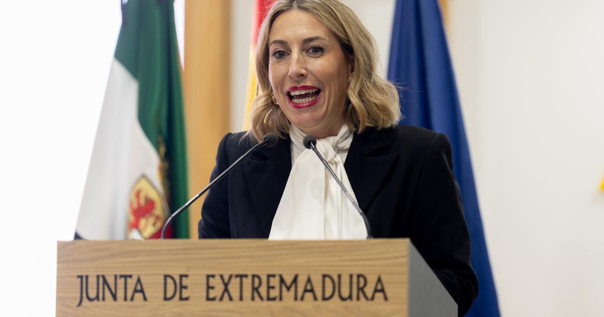 María Guardiola durante un acto en la Junta de Extremadura