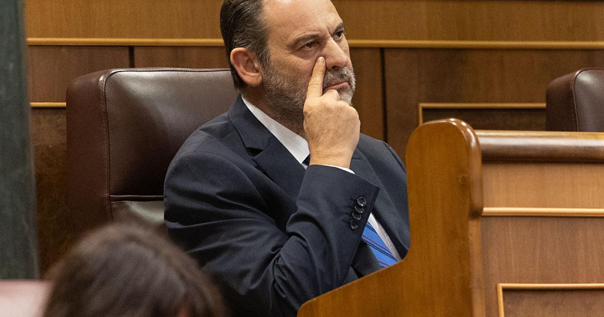 José Luis Ábalos gesticula en el Congreso en una de sus últimas apariciones como diputado