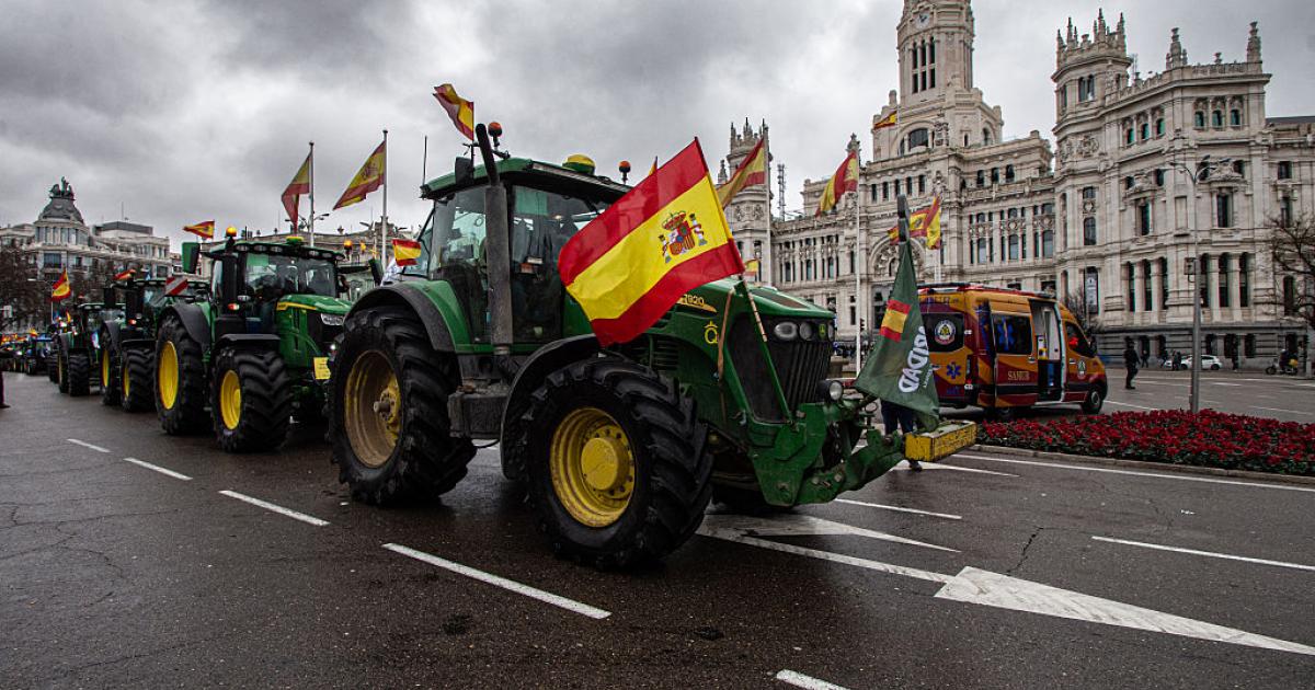 Tractores marchan por Madrid en la protesta del 11-F