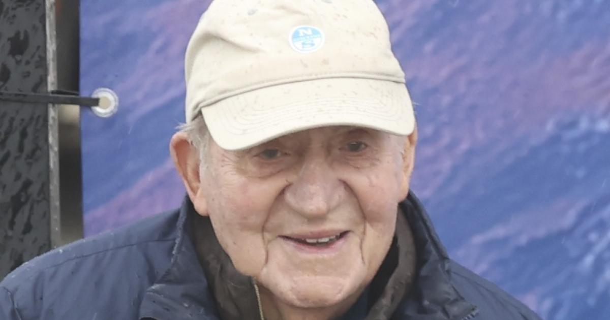 El rey Juan Carlos I en las regatas de Sanxenxo en noviembre de 2025