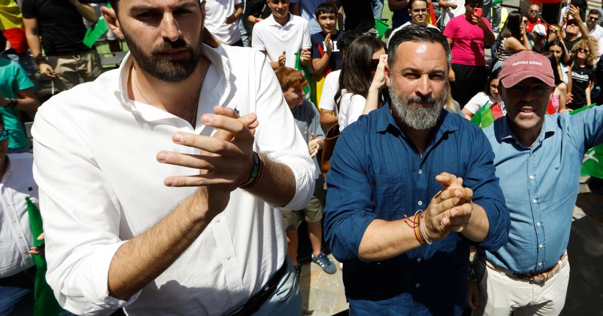 El líder de Vox Murcia, José Ángel Antelo, y el presidente de la formación, Santiago Abascal; en una imagen de archivo.