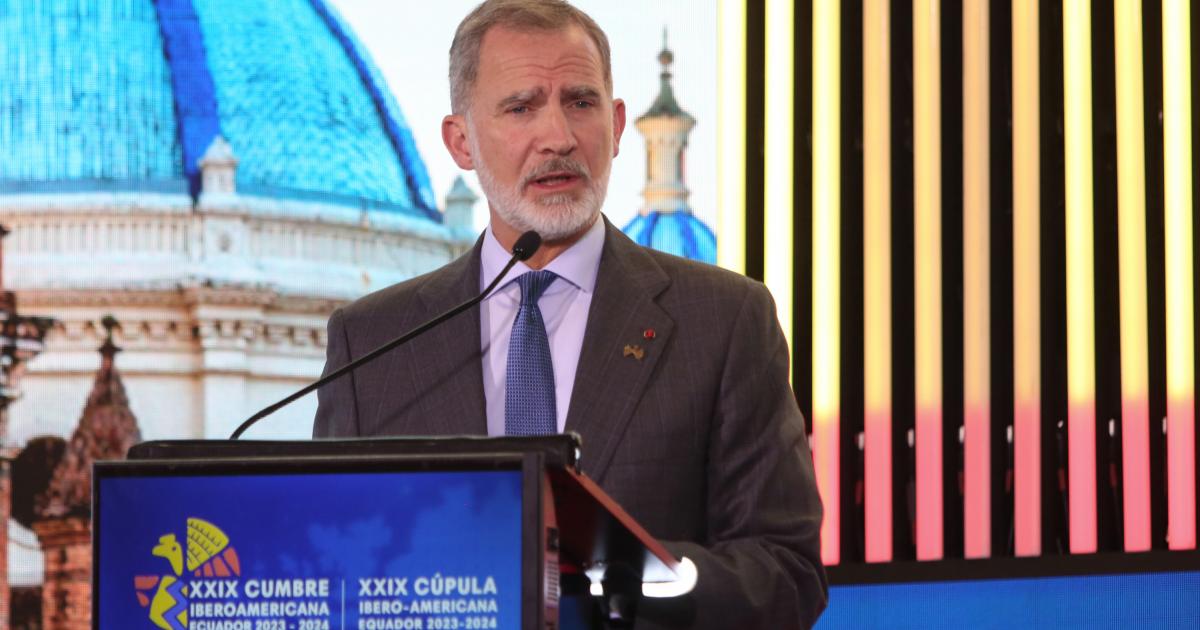 Felipe VI durante la cumbre iberoamericana en Ecuador