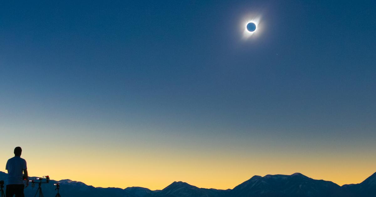 Oscar Martín Mesonero, cazador de eclipses, durante uno de sus viajes.