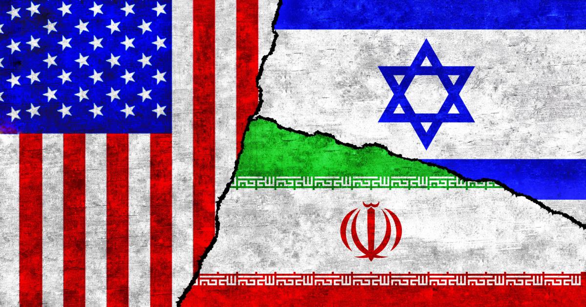Ilustración con las banderas de Estados Unidos, Israel e Irán.