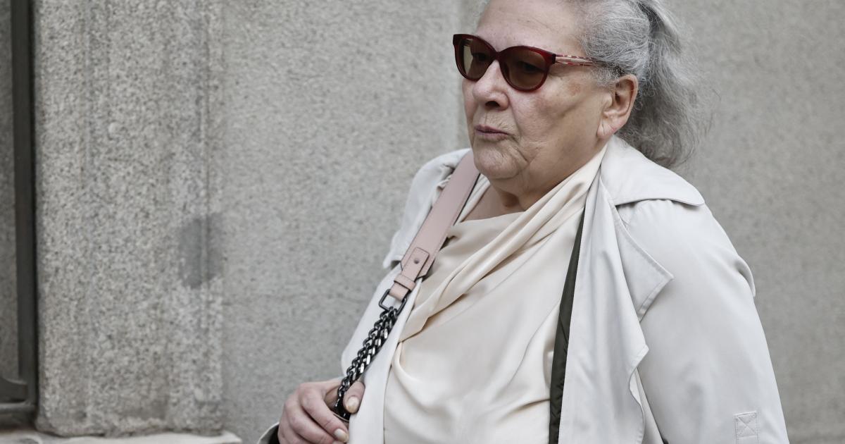 Carmen Pano a su llegada este jueves al Tribunal Supremo donde prosigue el juicio a Ábalos, Koldo y Víctor de Aldama por el caso de las mascarillas.