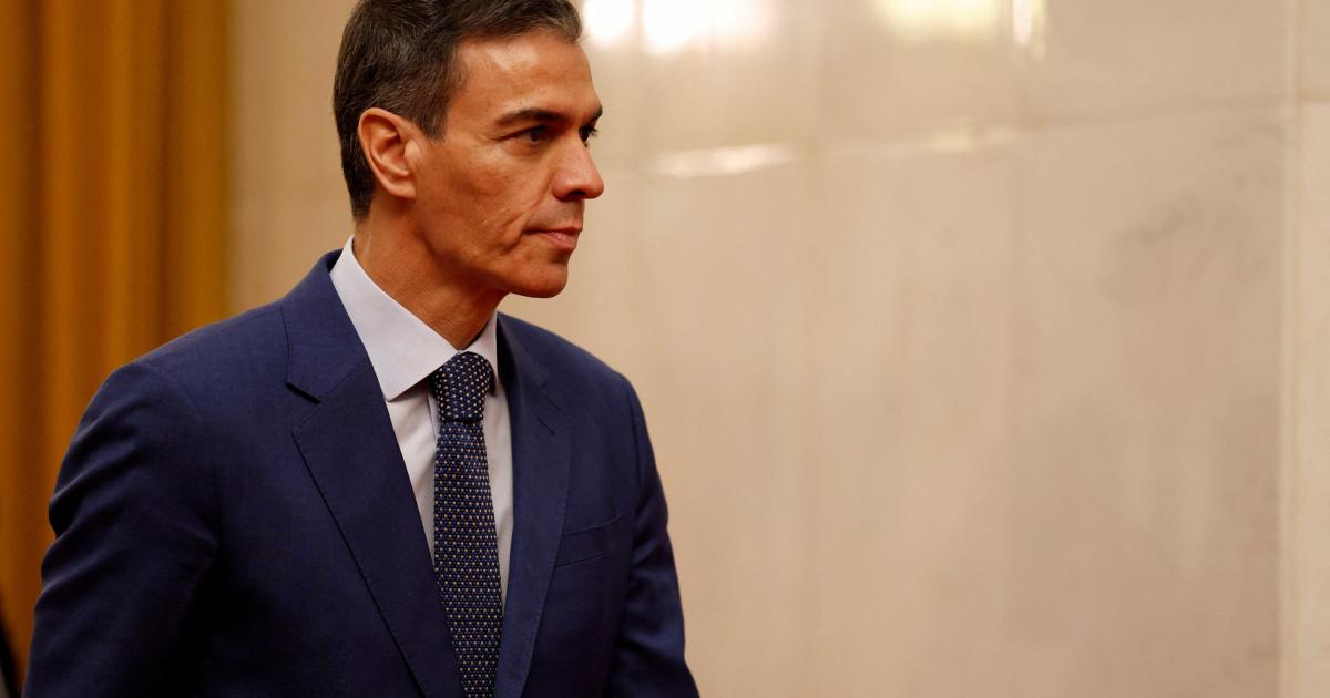 El presidente del Gobierno, Pedro Sánchez, llega a su reunión con el presidente de China, Xi Jinping, en el Gran Salón del Pueblo en Pekín, el 14 de abril de 2026.