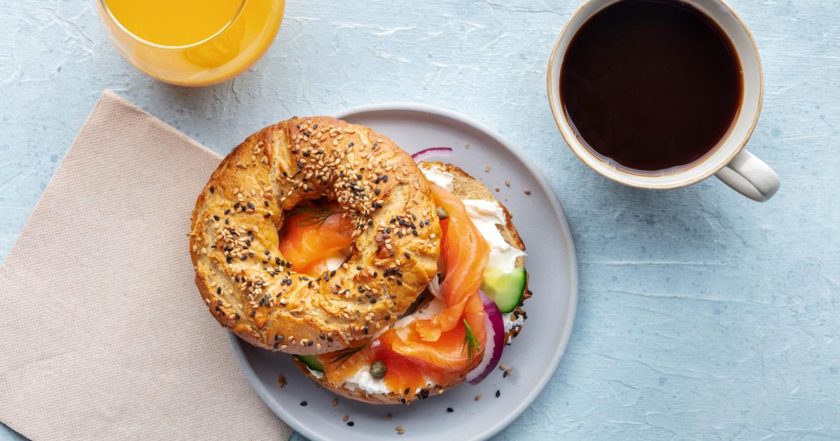 Desayuno con bagels