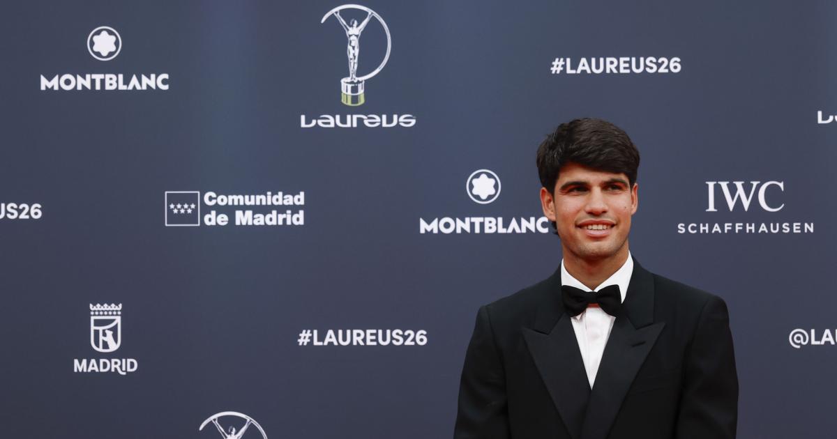 El tenista español Carlos Alcaraz posa durante la gala de los premios Laureus World Sport 2026