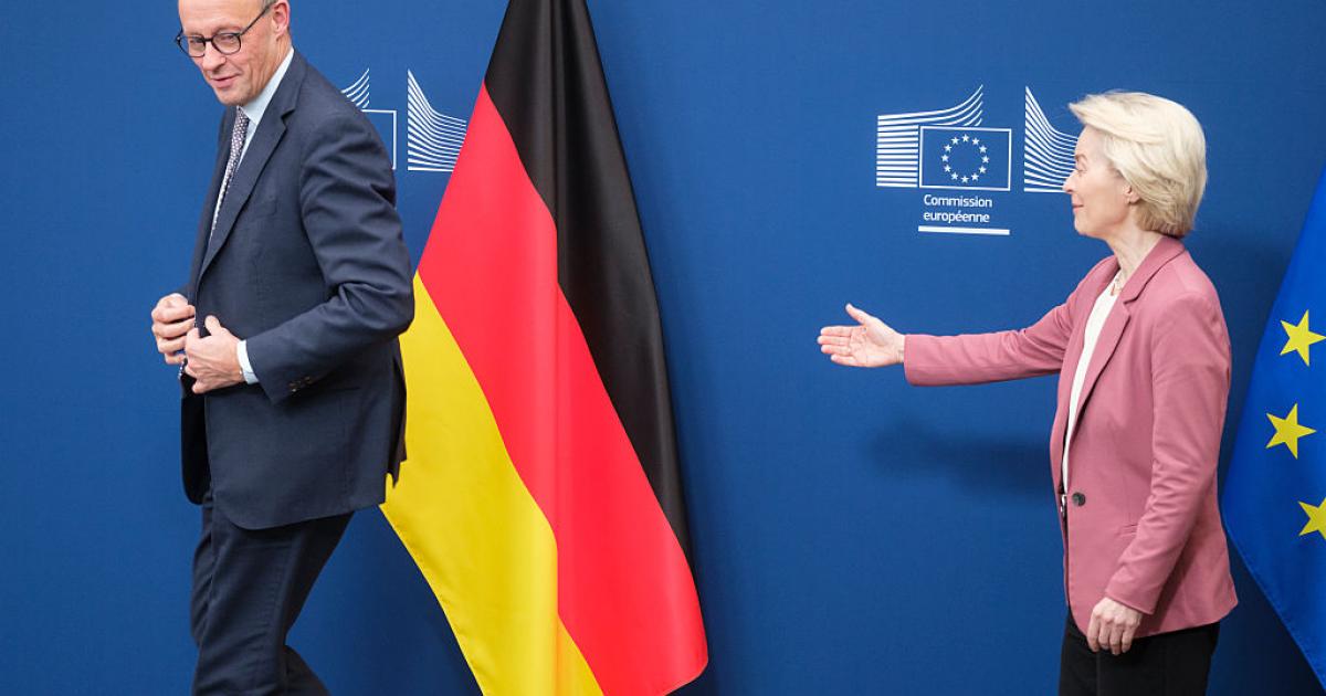 Friedrich Mez y Ursula von der Leyen, en un encuentro en Bruselas