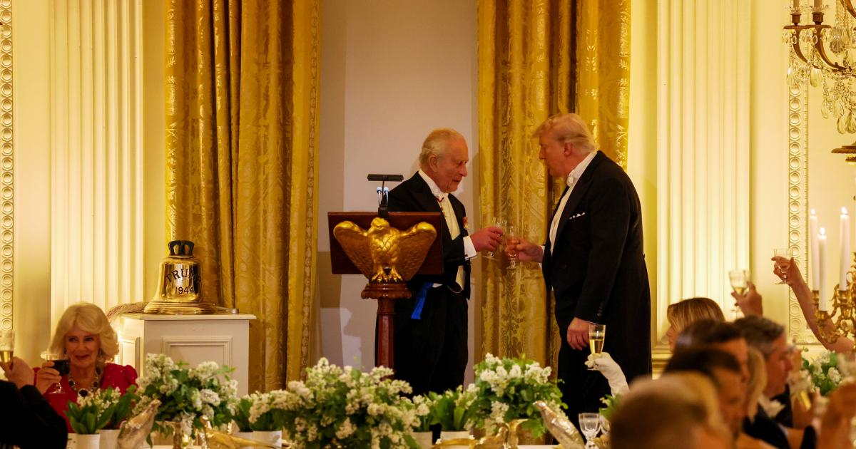 Trump y Carlos III durante un banquete en la Casa Blanca
