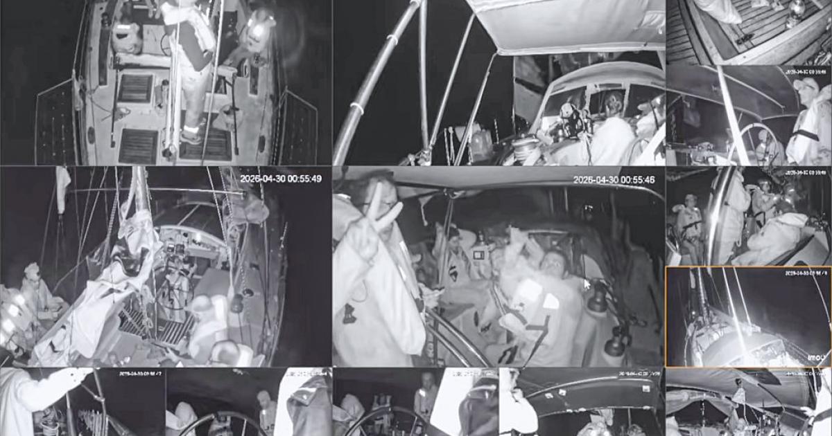 Una captura de pantalla de los vídeos de CCTV muestra a la tripulación de la misión de primavera de 2026 de la Flotilla Global Sumud, el 30 de abril, en el Mediterráneo.