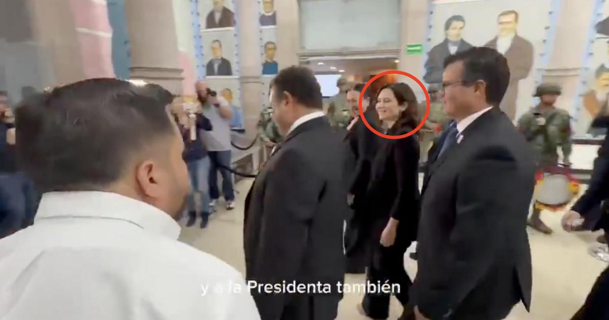 Ayuso en México