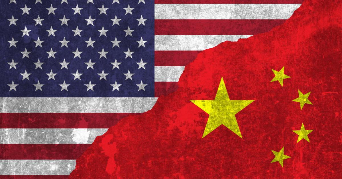Banderas de EEUU y China