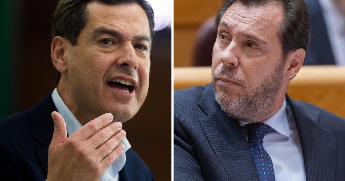 El presidente de la Junta de Andalucía en funciones, Juan Manuel Moreno, y el ministro de Transportes, Óscar Puente; en sendas imágenes de archivo, respectivamente.