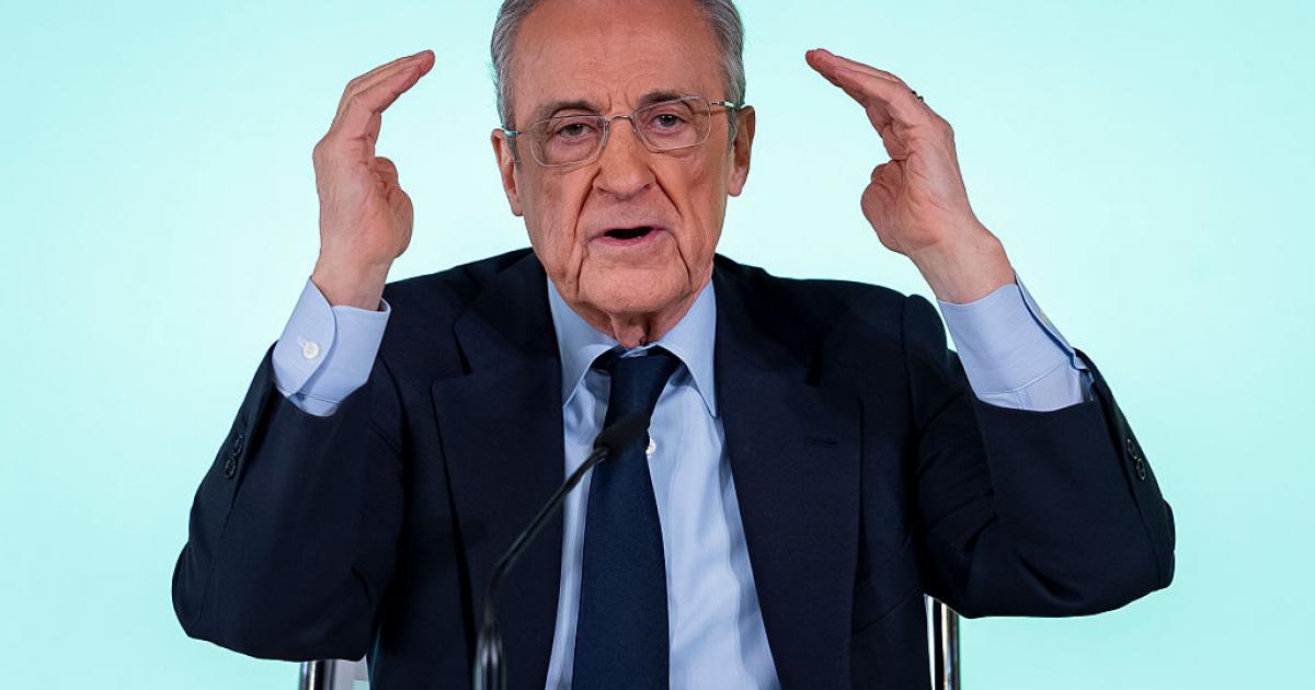 Florentino Pérez gesticula durante su intervención