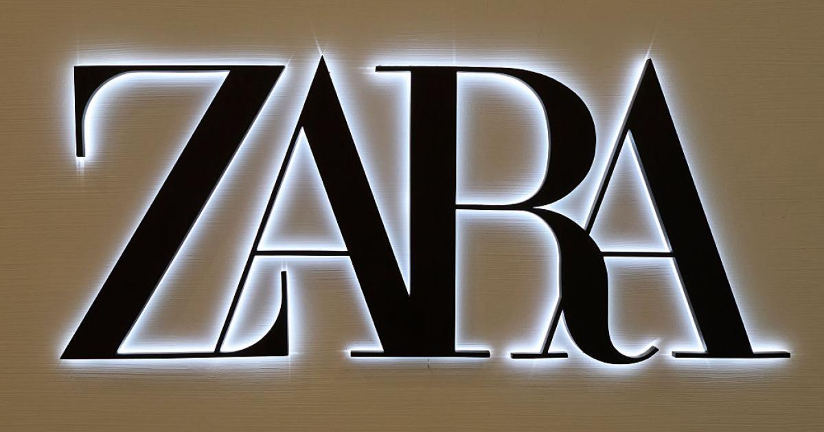 Letrero luminoso de Zara en un centro comercial en Bari (Italia), el 1 de marzo de 2026.