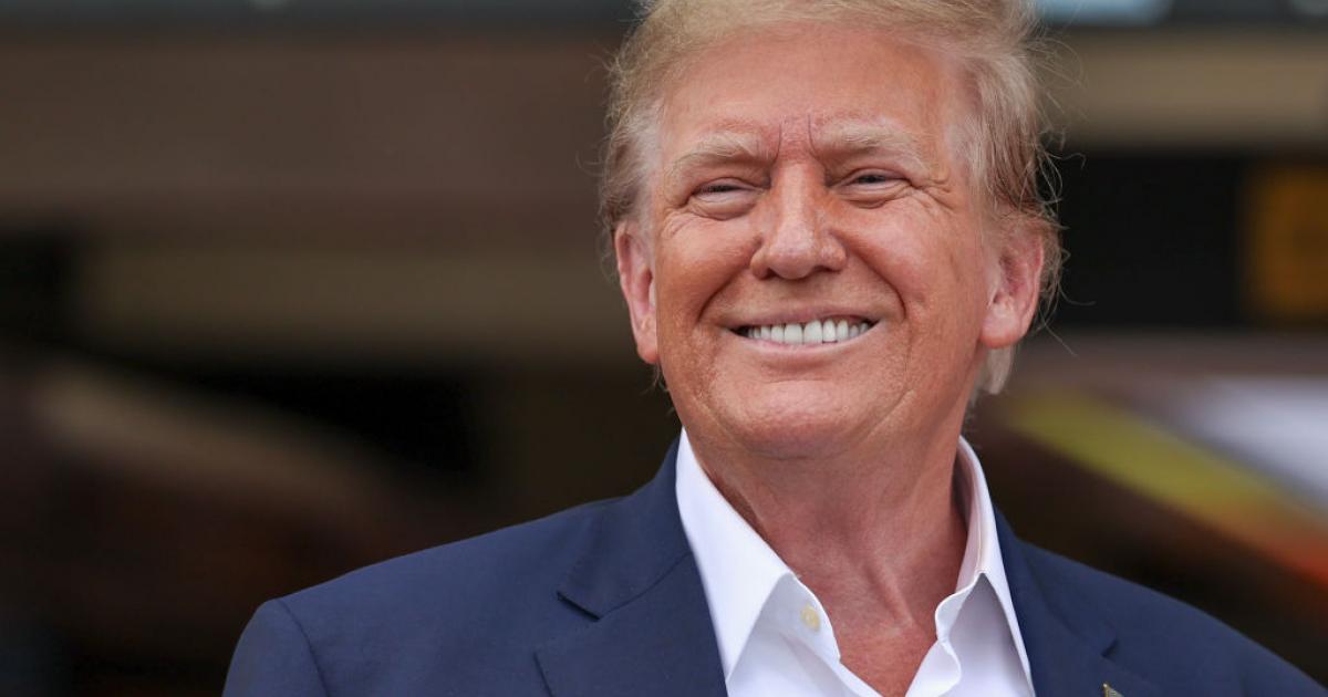 El presidente de Estados Unidos, Donald Trump, durante el Gran Premio de Fórmula 1 de Miami en el Autódromo Internacional de Miami el 5 de mayo de 2024, en Miami.