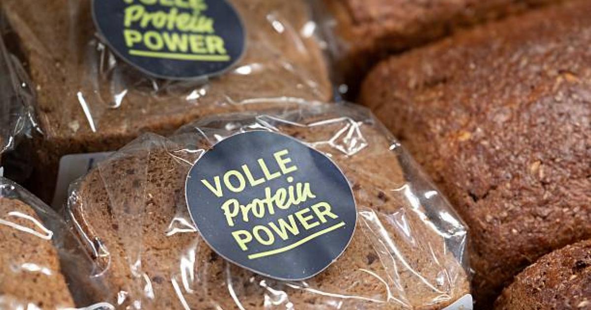 18 April 2026, Saxony, Dresden: Protein wholemeal bread at the "Sachsenback" trade fair. Photo: Sebastian Kahnert/dpa (Photo by Sebastian Kahnert/picture alliance via Getty Images)