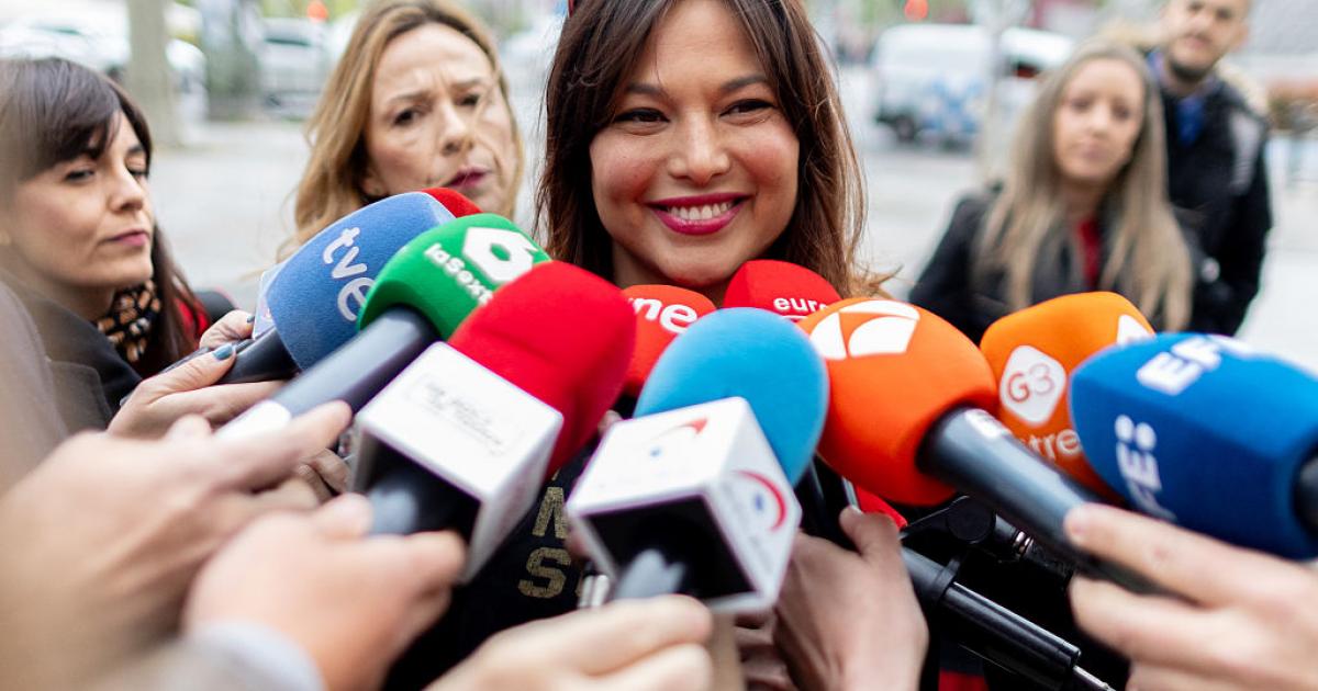 MADRID, SPAIN - APRIL 11: The actress Elisa Mouliaa gives statements to the media upon her arrival at the Plaza de Castilla Courts to hand over her cell phone so that the National Police can analyze the conversations they had, on 11 April, 2025 in Madrid, Spain. The former deputy of Sumar, Iñigo Errejon, is scheduled to go to court half an hour after the actress Elisa Mouliaa to also hand over his cell phone. This procedure is part of the proceedings led by the magistrate Adolfo Carretero, against the former spokesman of Sumar for the alleged crime of sexual assault of which the actress accuses him. (Photo By Eduardo Parra/Europa Press via Getty Images)