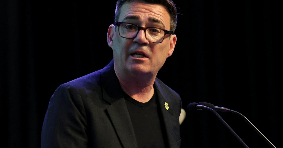 El recién elegido diputado por Makerfield, Andy Burnham, laborista, valora su victoria electoral en The Edge Wigan (Wigan, Gran Bretaña), el 19 de junio de 2026.