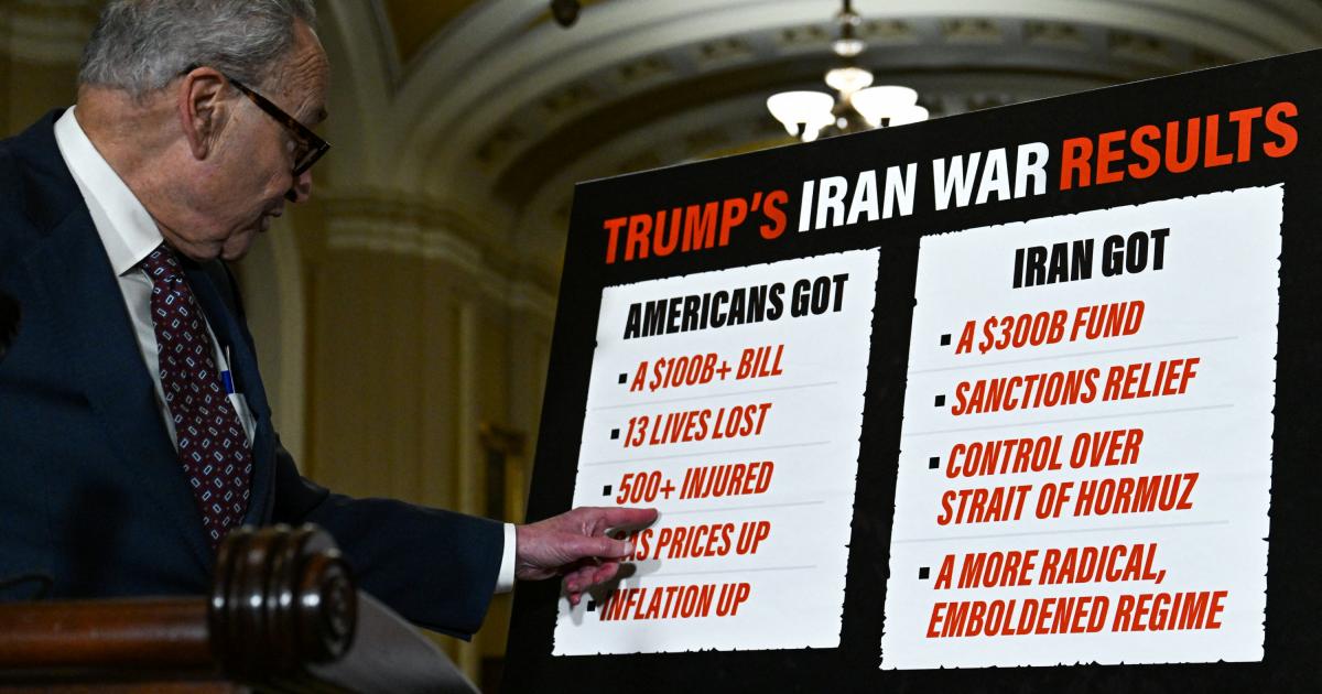 El líder de la minoría del Senado estadounidense, Chuck Schumer (demócrata), el 23 de junio de 2026, explicando su postura sobre la guerra de Irán.