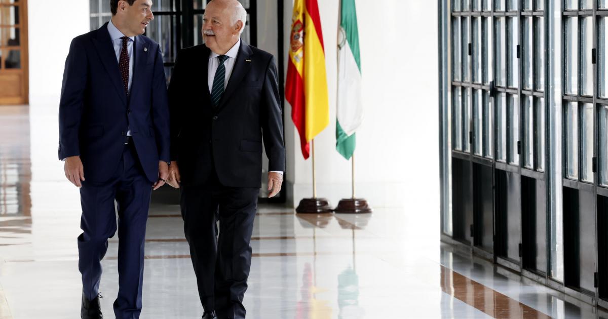 El presidente del Parlamento de Andalucía, Jesús Aguirre, antes de su reunión con Juanma Moreno