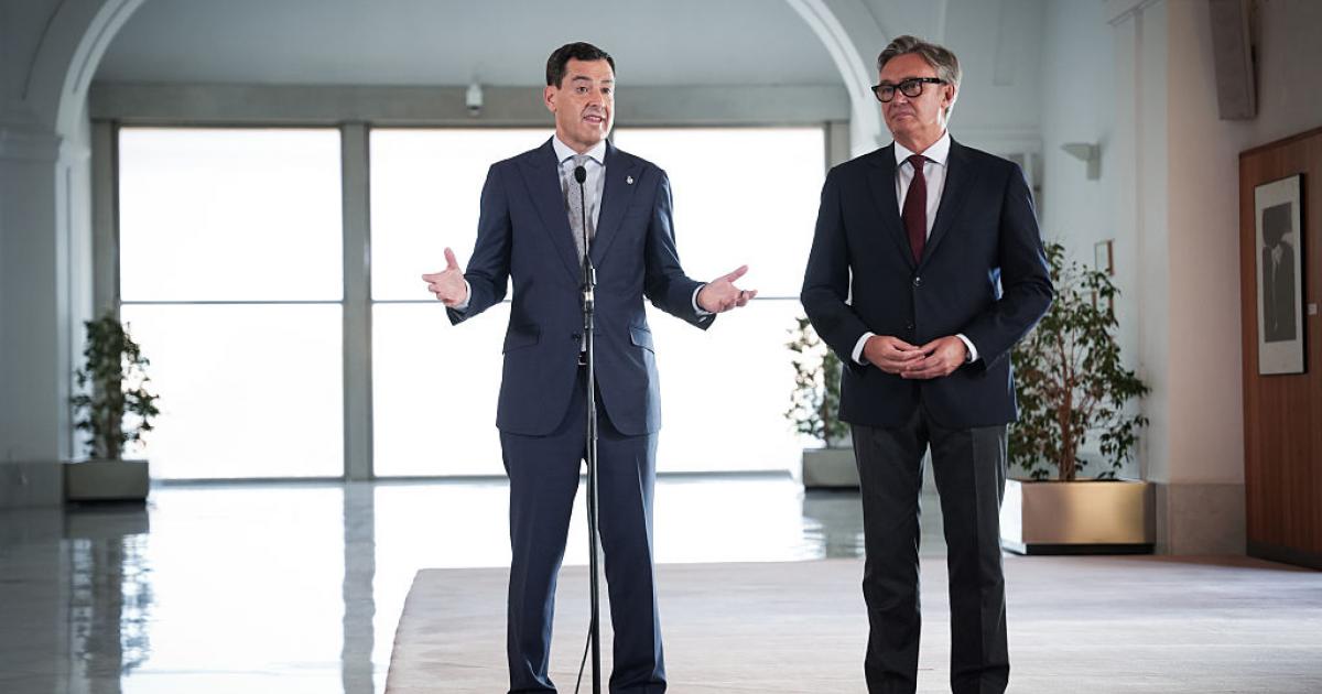 Juanma Moreno Bonilla y Manuel Gavira, juntos en la conferencia de prensa