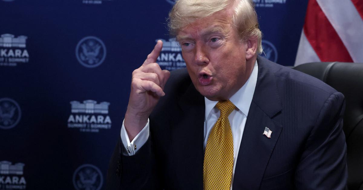 El presidente de EEUU, Donald Trump, habla durante una reunión con el secretario general de la OTAN, Mark Rutte, en la cumbre de la Alianza en Ankara, el 8 de julio de 2026.