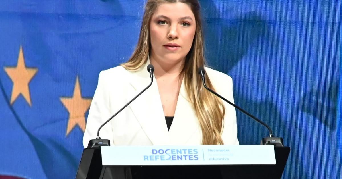 La infanta Sofía en su primer discurso en la entrega de la primera edición de las ayudas 'Docentes Referentes