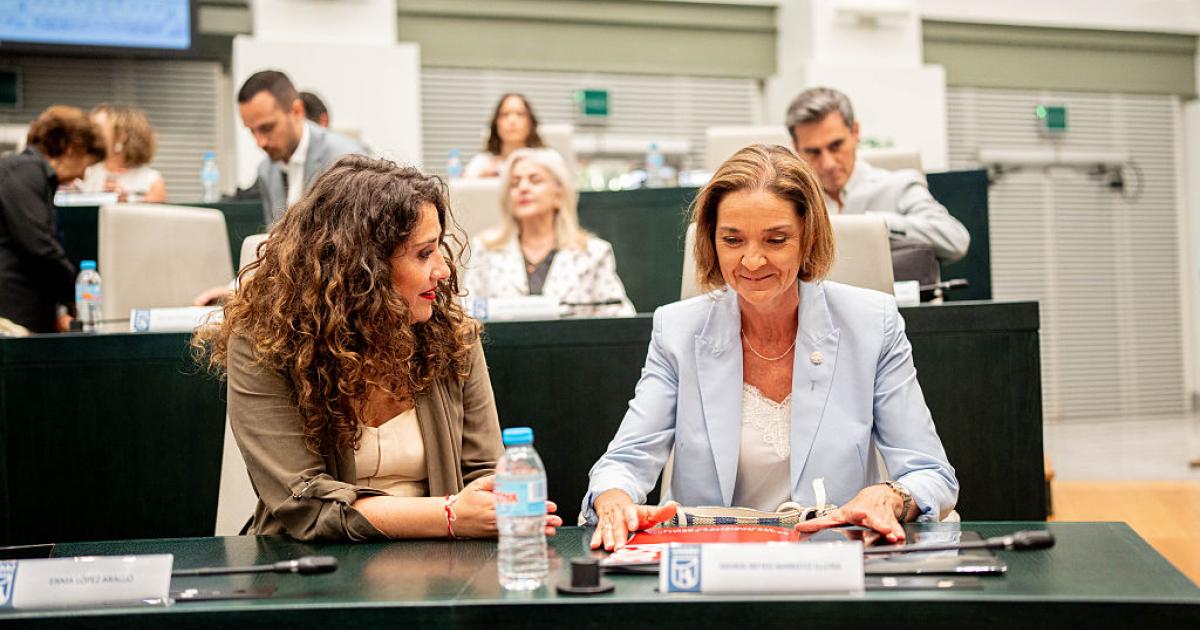 Enma López y Reyes Maroto, en el consistorio madrileño