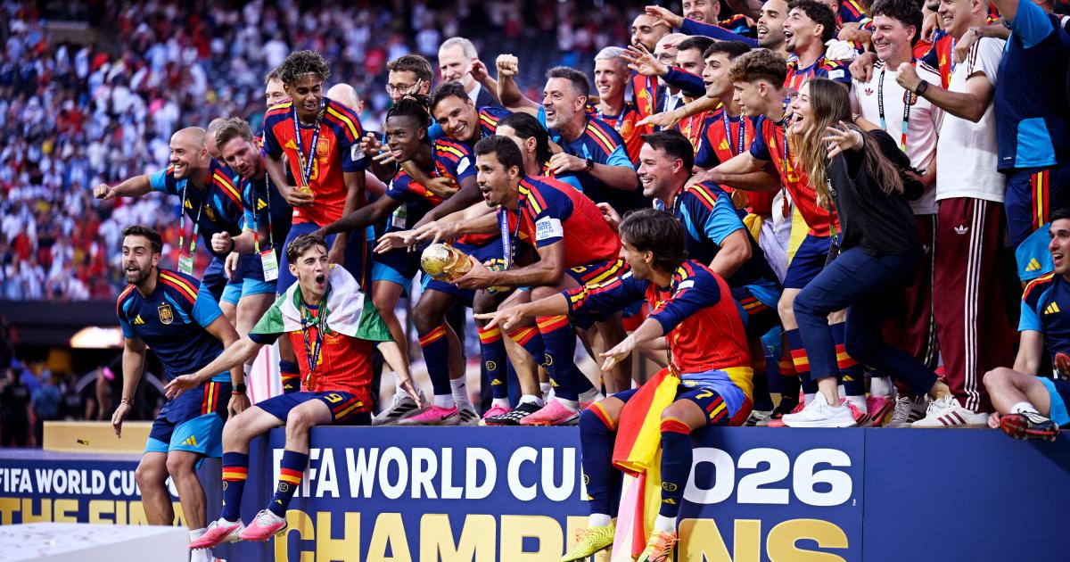 La Selección Española levantando la Copa del Mundo.