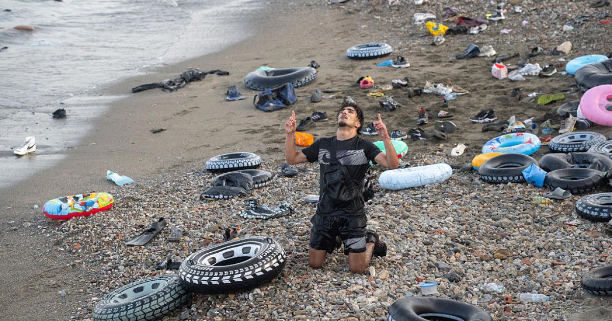 Migrantes tras entrar en Ceuta el pasado jueves