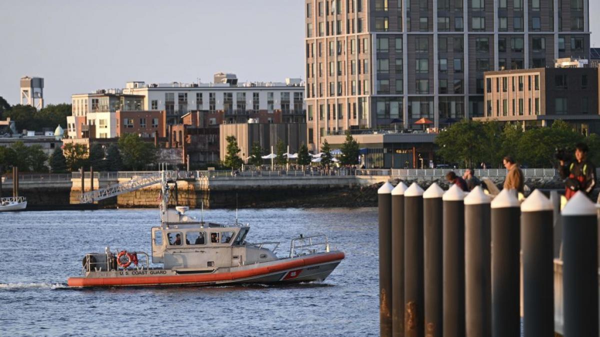 Guardacostas de EEUU, regresando a puerto en Boston.