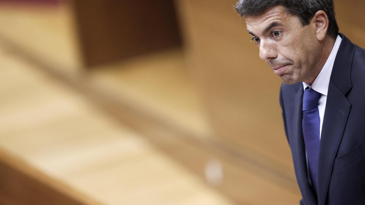 El candidato del PPCV, Carlos Mazón, que será investido president de la Generalitat valenciana, durante su discurso de investidura.