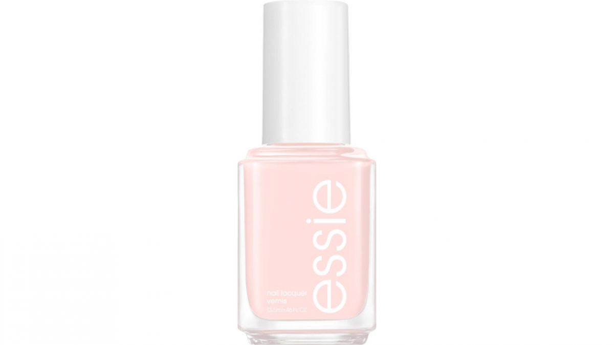 Esmalte de uñas Essie Black Friday.