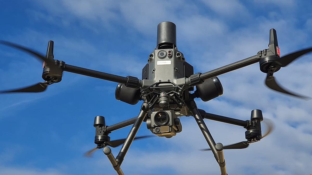 Modelo de drone DJI Matrice 300 RTK, empleado en las tareas de emergencia del incendio de Valencia.