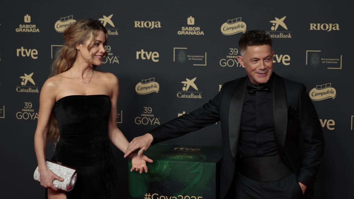 Alejandro Sanz y Candela Marquez.