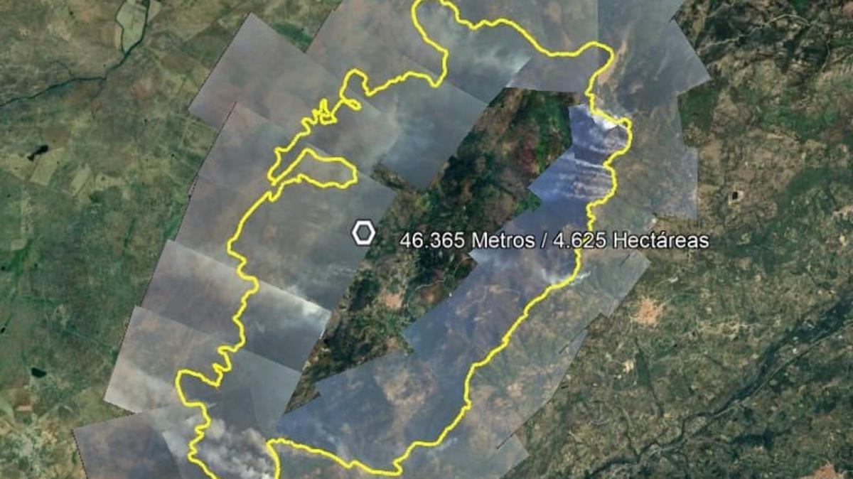 Perímetro del incendio de Jarilla, que alcanza ya los 48 kilómetros.