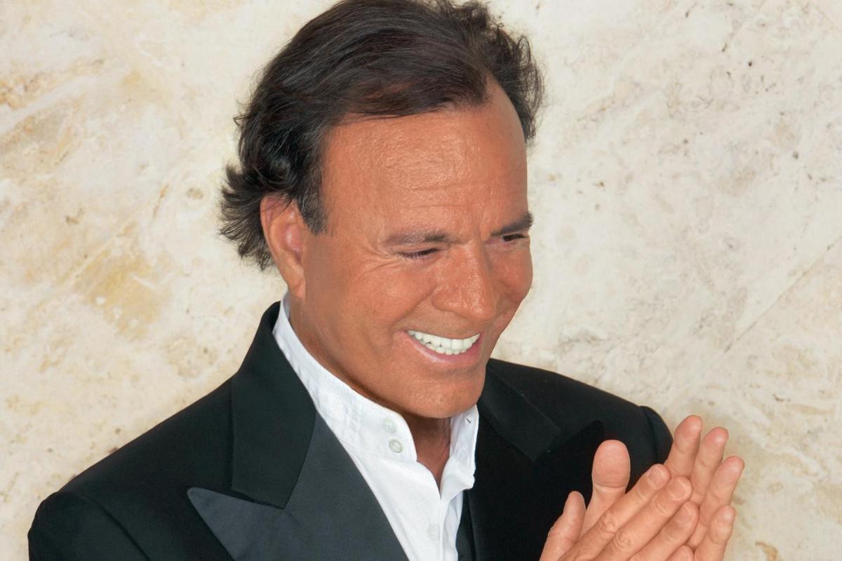 El cantante Julio Iglesias.
