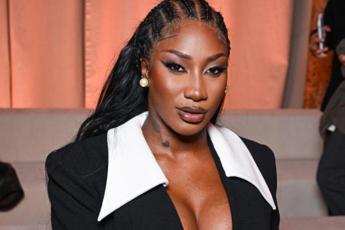 Aya Nakamura en el desfile de Balmain el pasado 28 de febrero.