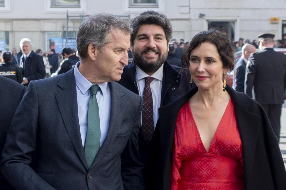 Foto de Alberto Nuñez Feijóo e Isabel Díaz Ayuso, en los actos de la Constitución.