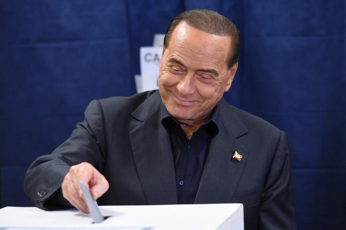 Silvio Berlusconi, fotografiado en un colegio electoral el 26 de mayo de 2019 en Milán.