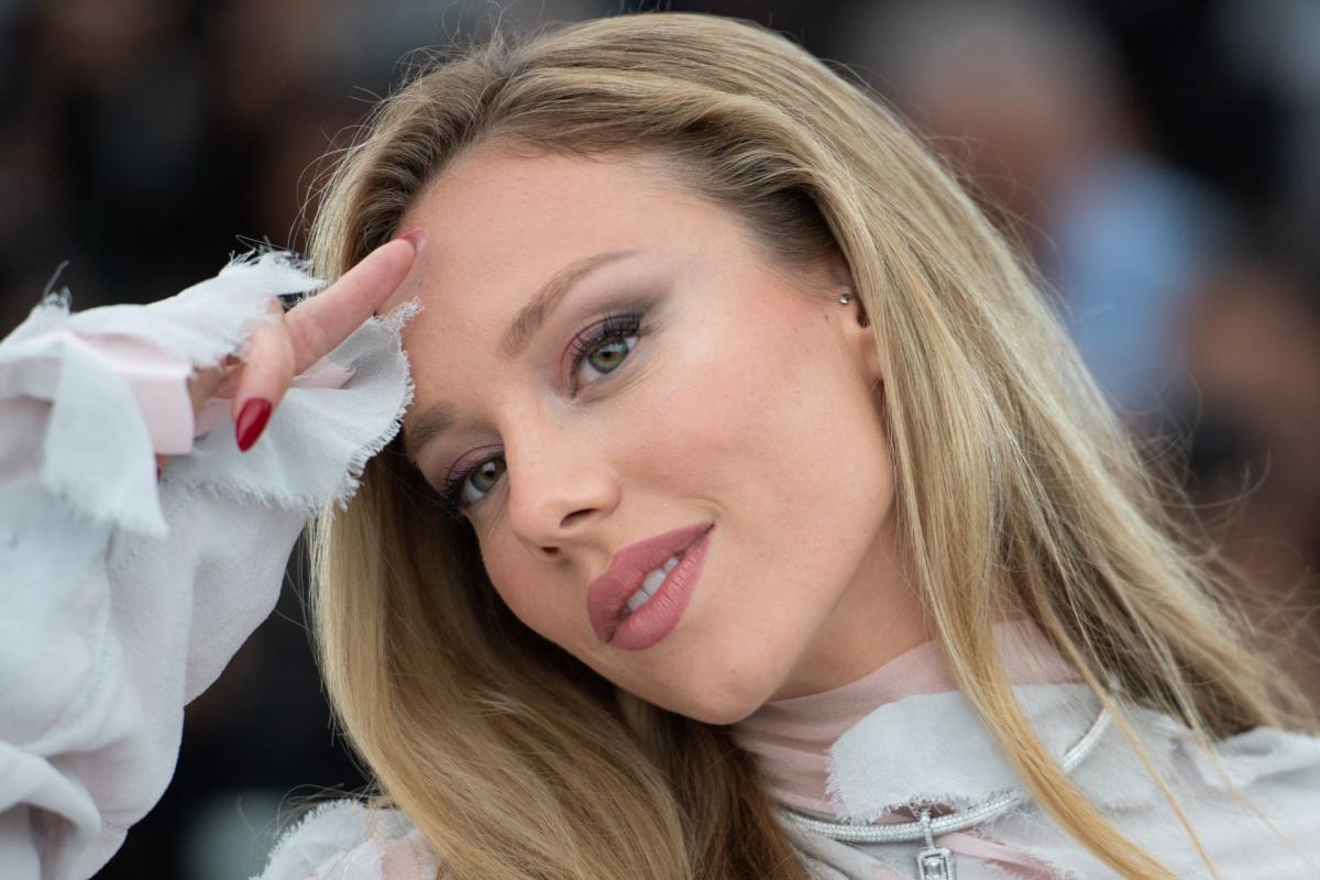 La actriz Ester Expósito, en la presentación de 'Perdidos en la noche' en Cannes.