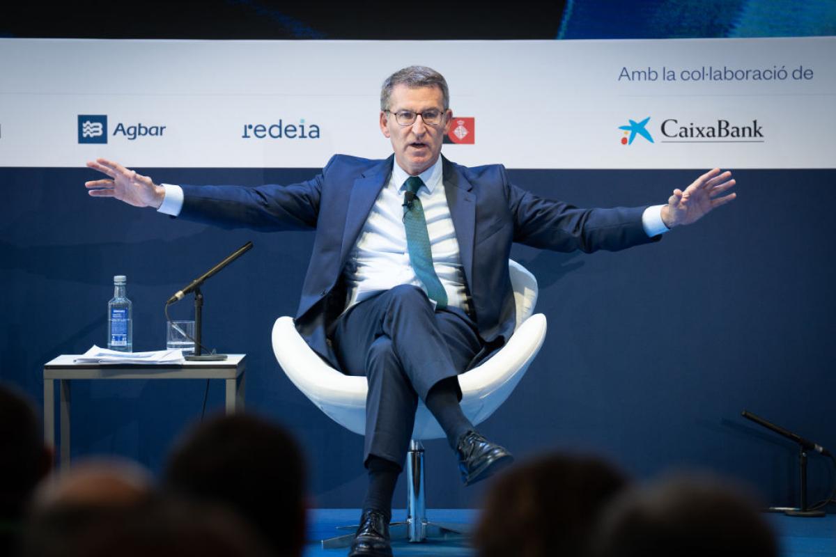 Feijóo gesticula en una intervención