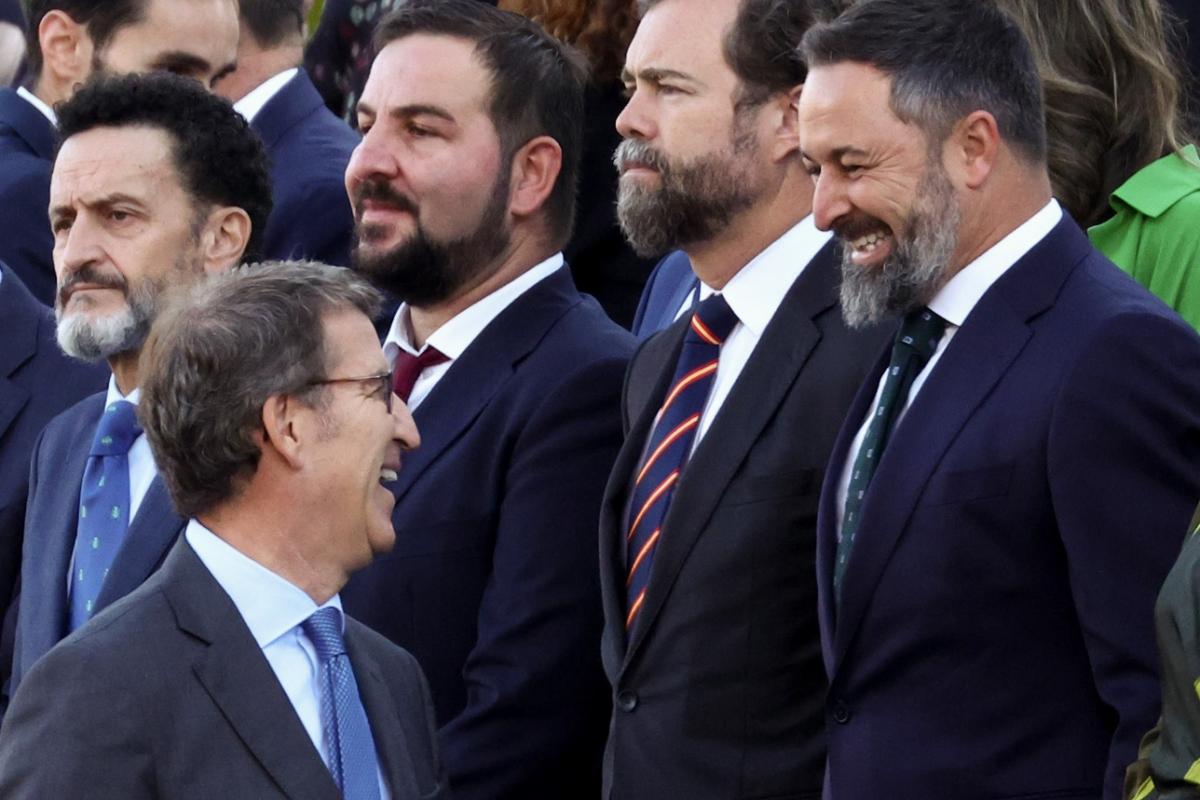 Foto de archivo de Alberto Núñez Feijóo y Santiago Abascal.