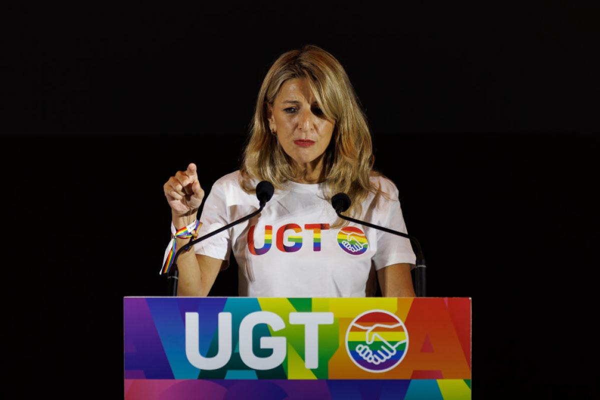 La vicepresidenta segunda y ministra de Trabajo, Yolanda Díaz, da un discurso durante unas jornadas de UGT sobre las personas LGTBI en la negociación colectiva y el diálogo social.
